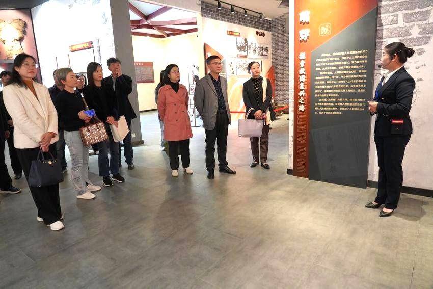 标题：省委讲师团、世界杯官方合作网站赴华容区开展“大思政课”“百马行动”观摩宣讲活动.docx